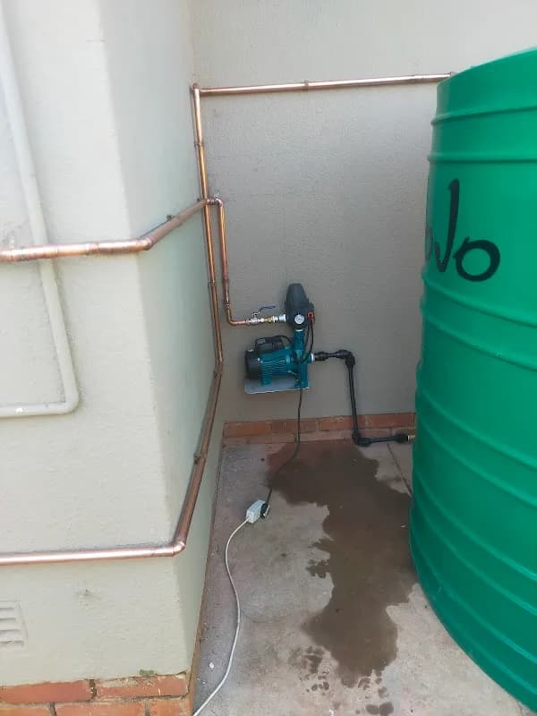 Man of Africa Plumbing in Aerorand