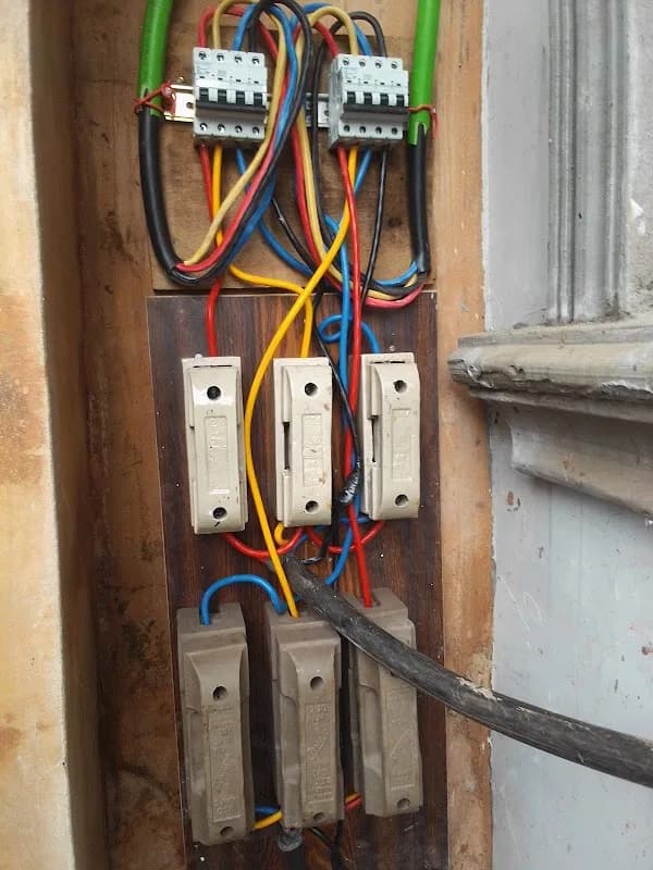 Joendelectrical installations and services in Woji