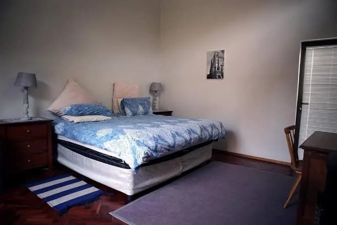 Quiet and Comfortable in Greenside - One-Bedroom Apartment in Greenside