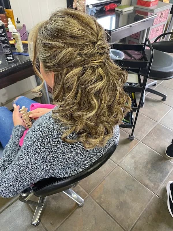 Bellezza Nail & Hair Lab in Springs