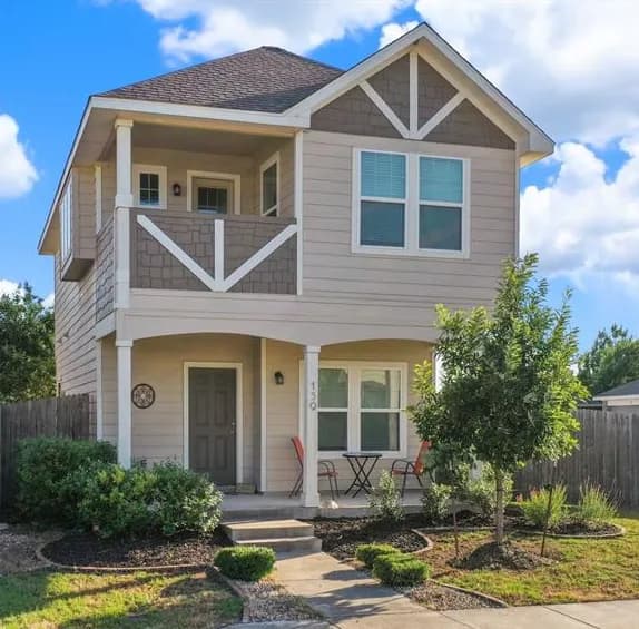 Lydia Witt - Austin Texas Realtor - The Witt Group brokered by REAL in The Domain / North Austin