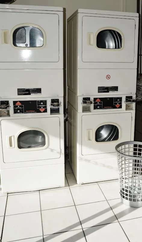 Zette's Laundrette in George South
