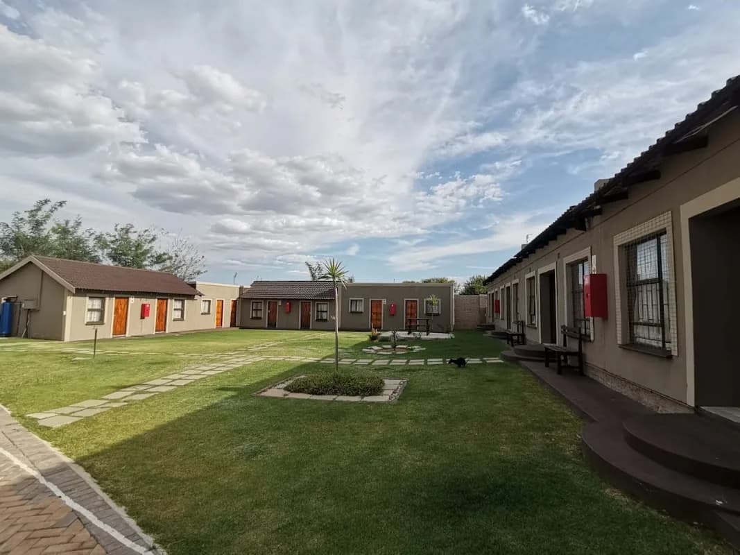KS CENTRE STUDENT ACCOMODATION in Thabong
