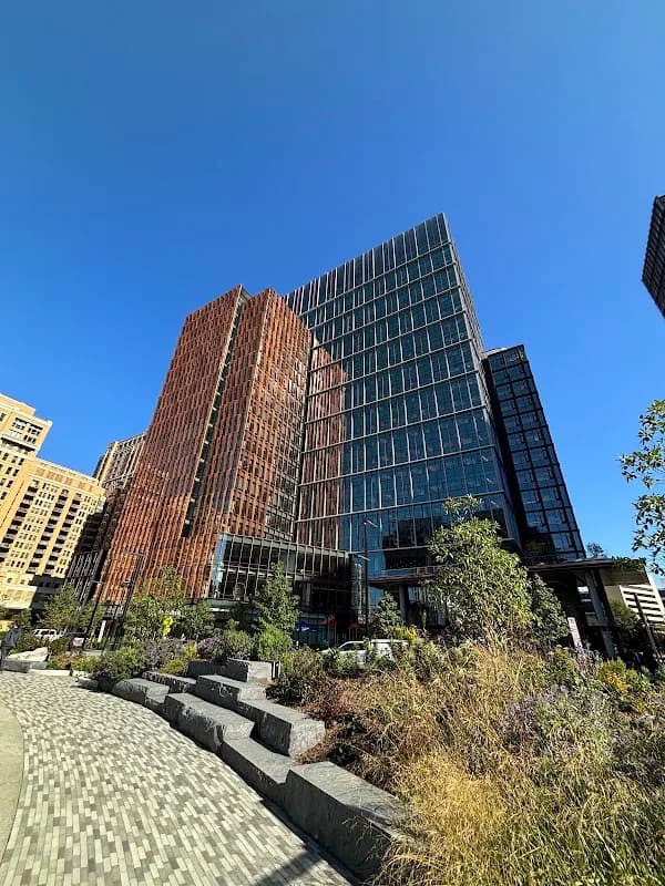 AWS WAS17 - Amazon Merlin building in Arlington / Amazon HQ2