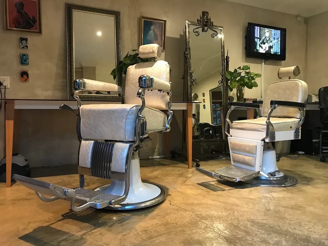 Hair in Stoffel’s Chair in Dunkeld