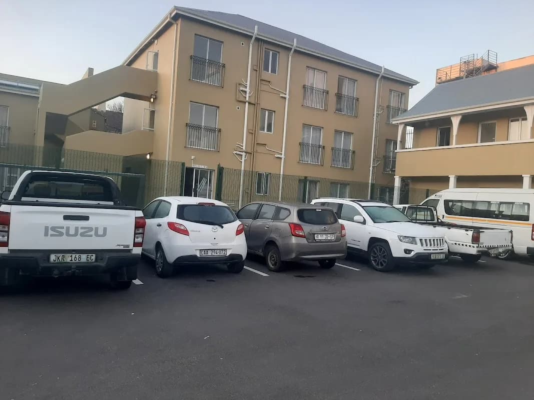 Monument Western Guest House in Gqeberha CBD