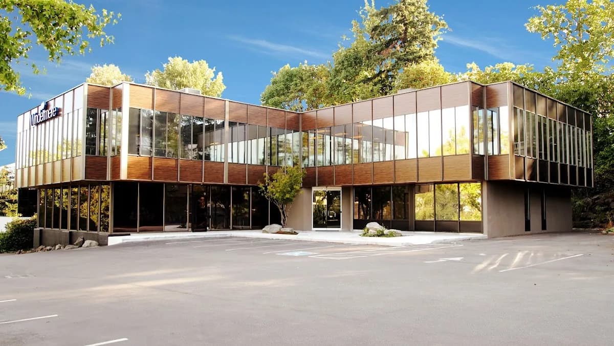 Windermere Real Estate: Bellevue Commons in Bellevue / Redmond