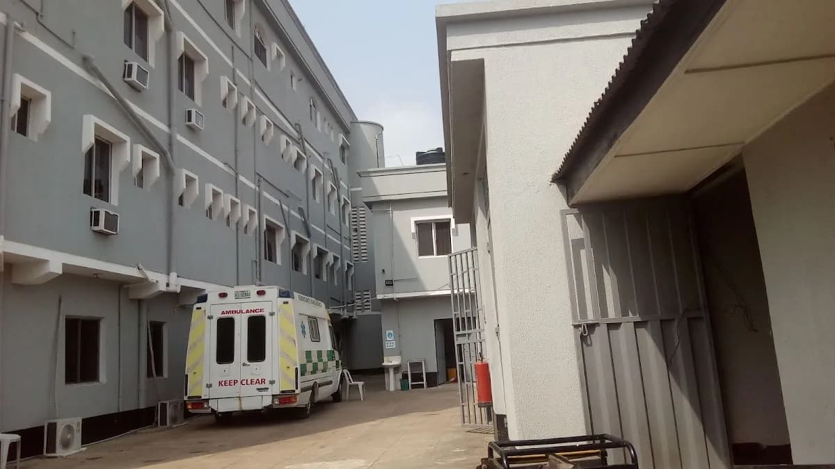 Muskat Hospital in Ojo