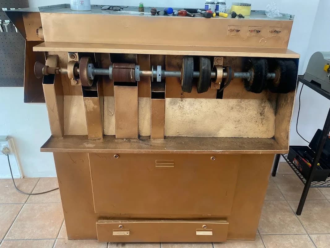 Clean & Classic Laundry and Drycleaners @ Woodhill Park, Garsfontein in Faerie Glen