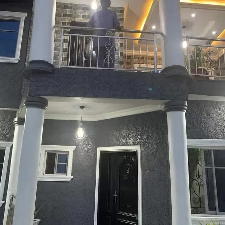 Kennis Royal Paint &Decor in Ikorodu