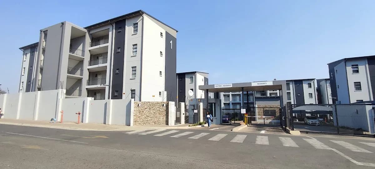 One On Heather Apartments - Midrand. in Grand Central