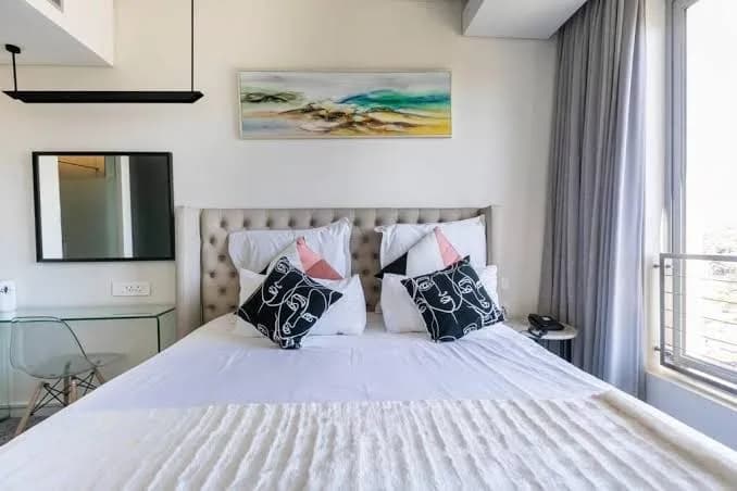 Luxury 5-Star Hotel Apartment in Sandton - One-Bedroom Apartment in Strathavon