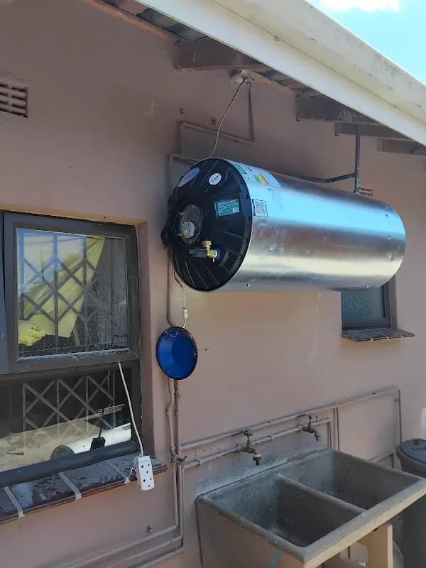 Bongani plumber Pinetown surrounding area in Pinetown