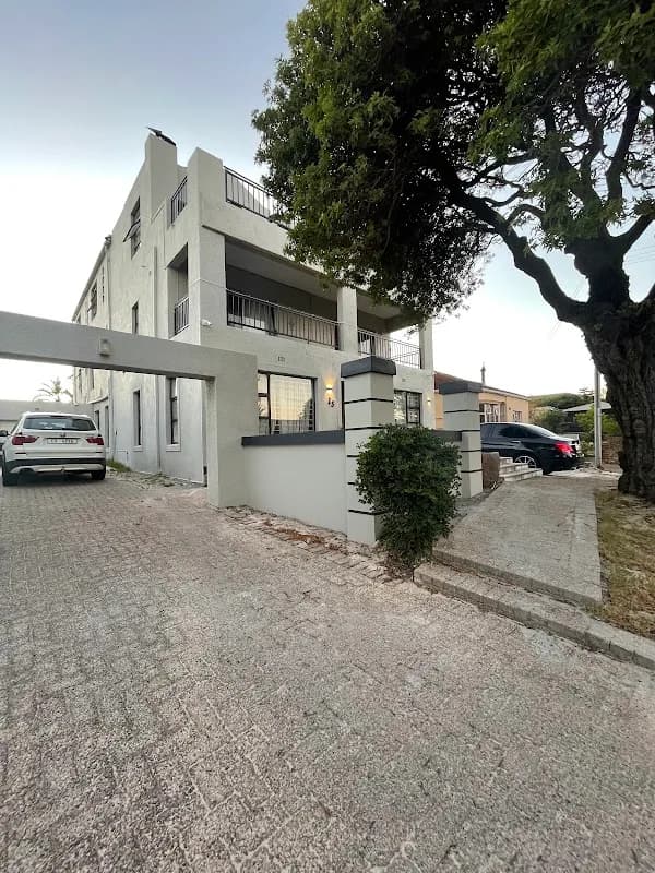JT Cape Lodge by ETM in Langa