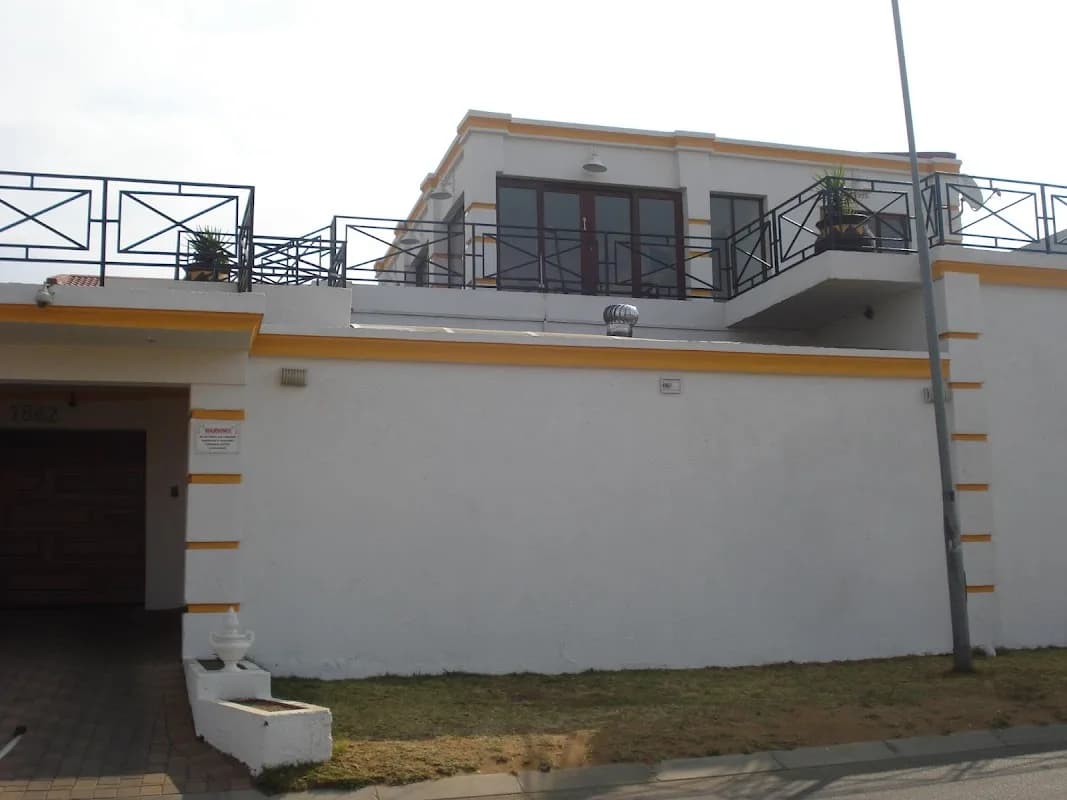 Ngwenya Bed and Breakfast in Orlando
