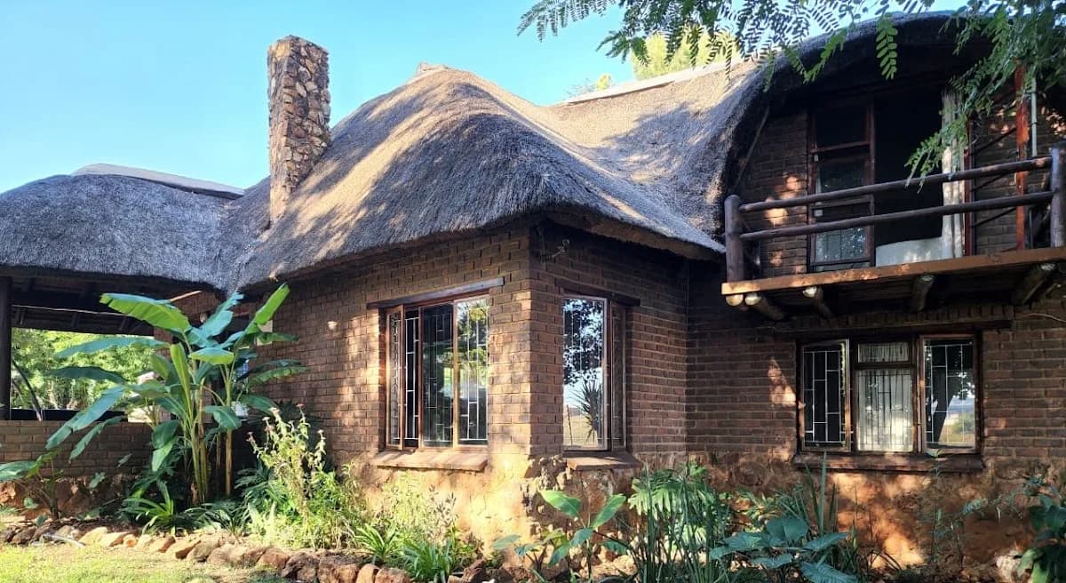 Den-Accomodation in Esther Park