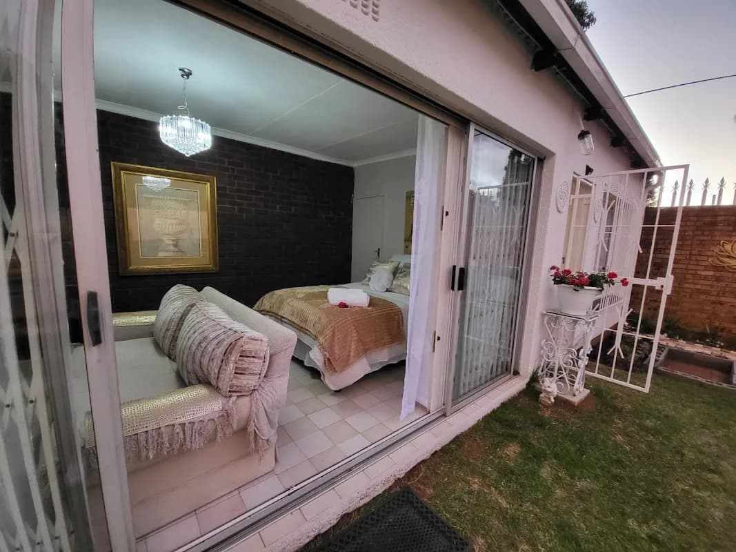 Villa Francisco B & B in Germiston CBD