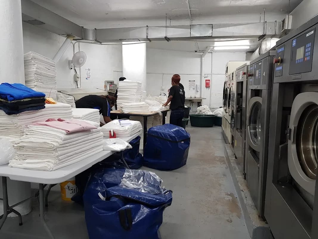 Laundry Guy CC The in La Lucia
