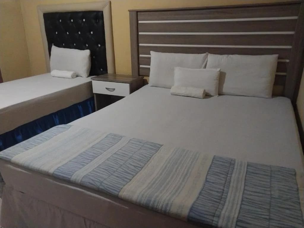 M-DEE Guest Pass Lodge in Phuthaditjhaba CBD