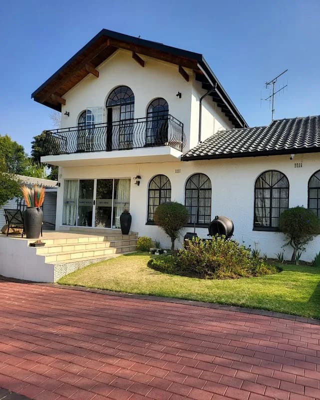 SKY VIEW GUEST HOUSE RANDPARK RIDGE. in Weltevreden Park