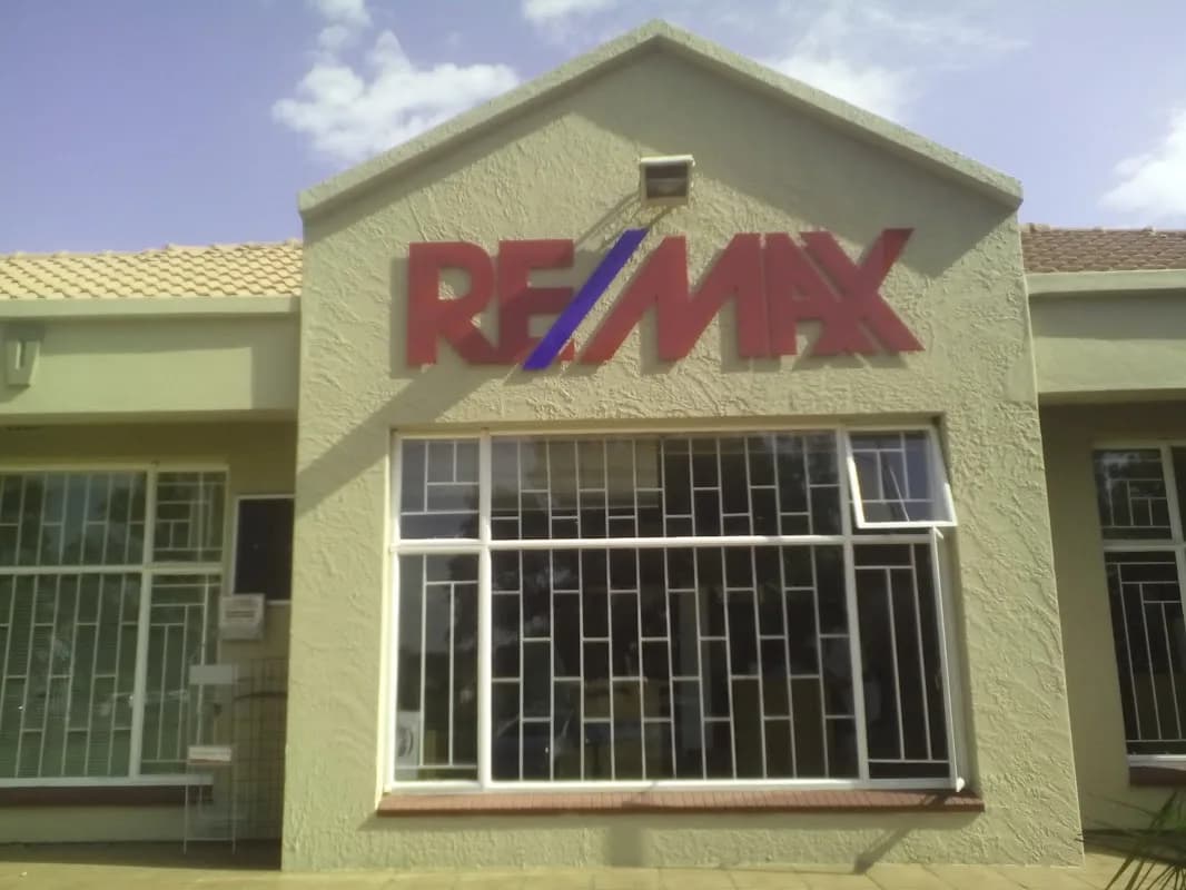 RE/MAX Dazzle Boksburg - Team Lynne & Juanita in Boksburg CBD