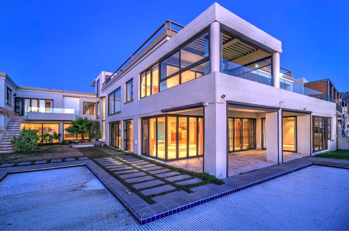 Harcourts Platinum in Gordon's Bay