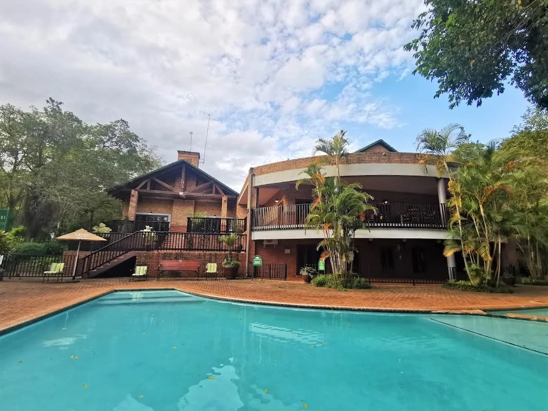 The Bird Hide Luxury Self-catering Chalet in White River