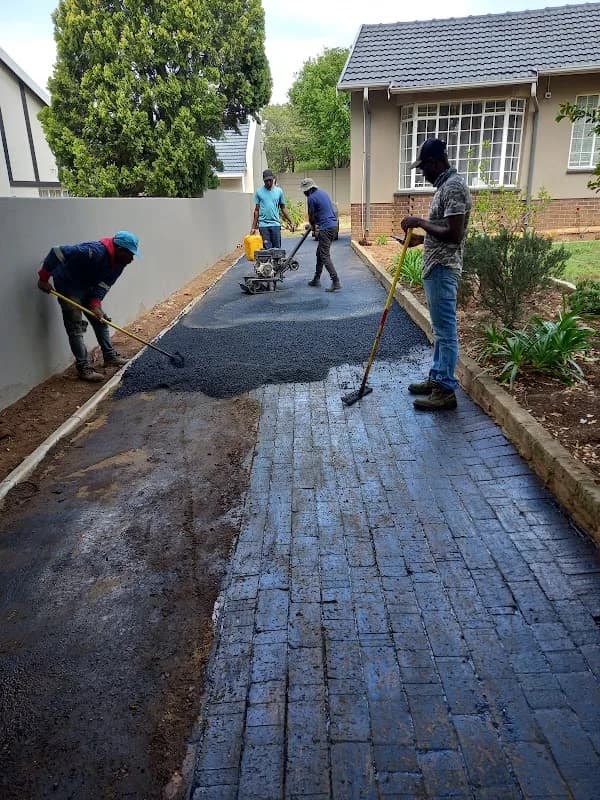 Broken Tail Construction in Melville