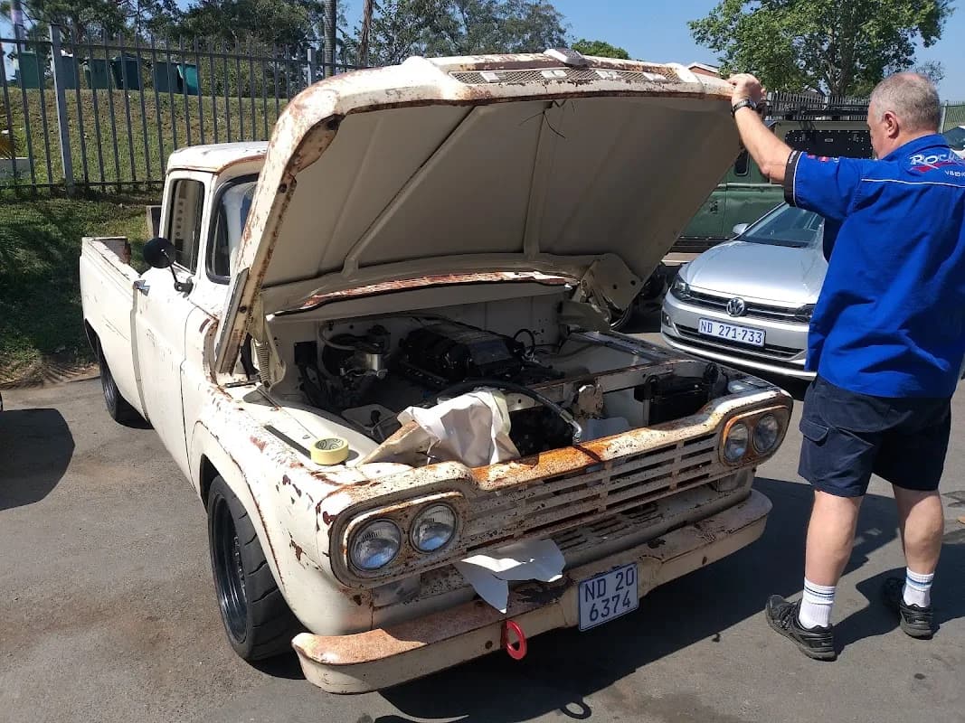 Gus Panel Beaters in Westmead