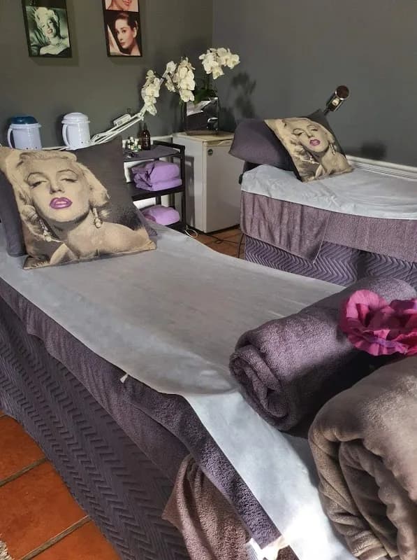 Chi-Chi's Wellness Retreat & Mind Spa in Strand
