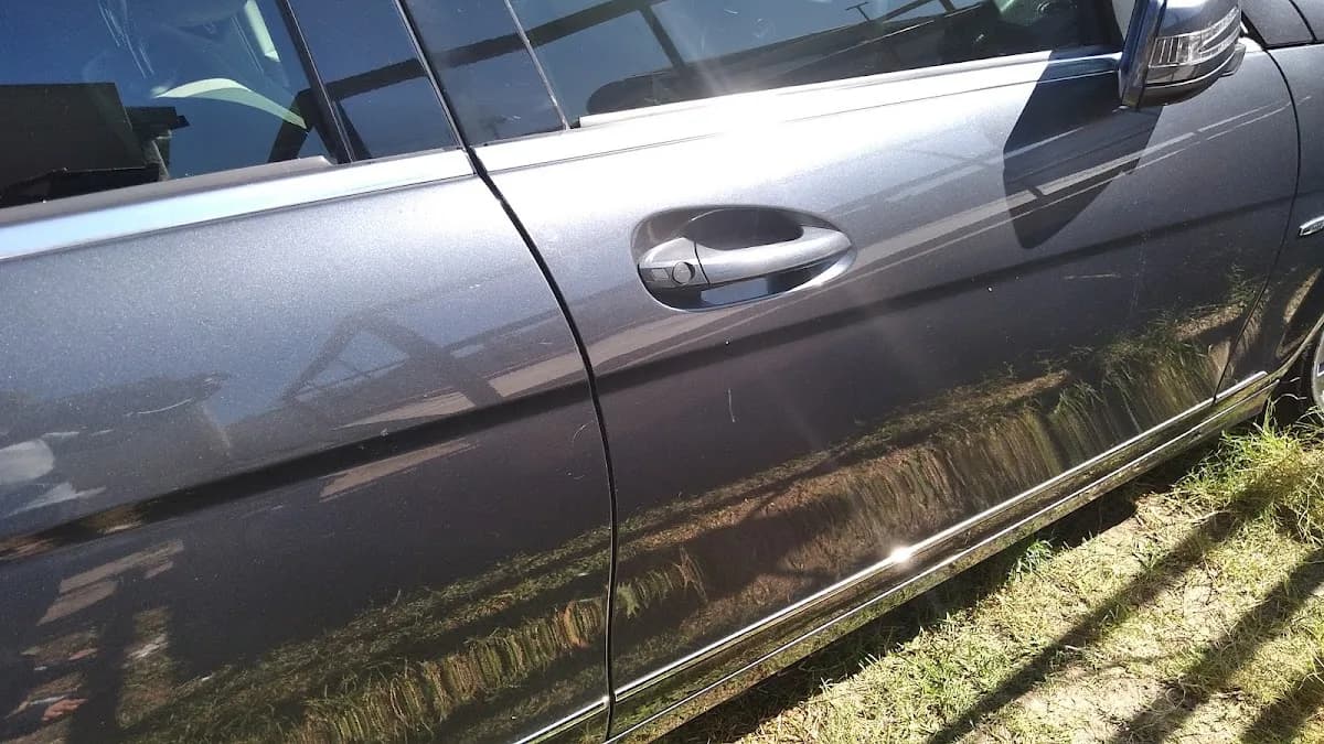 SLJ Autobody Centre in Strand