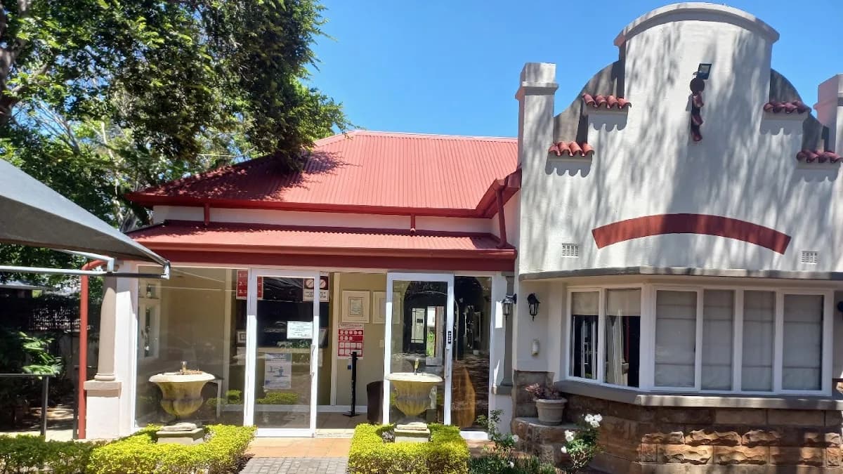 LIZA'S COTTAGE GUESTHOUSE in Hatfield