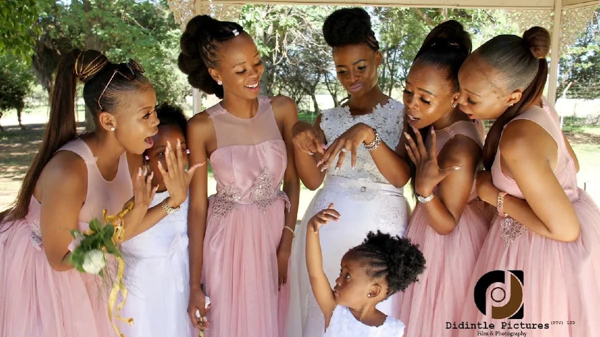 Didintle Pictures in Brits Central