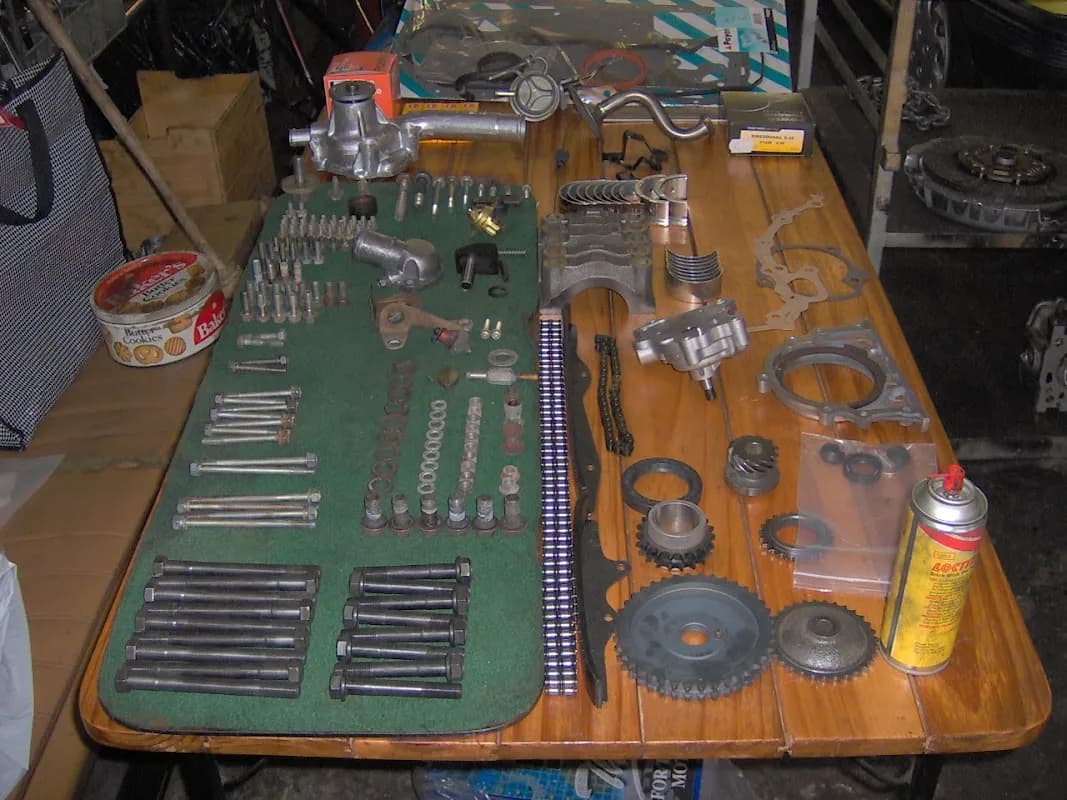 J-R Service Motor Repairs in Knysna CBD